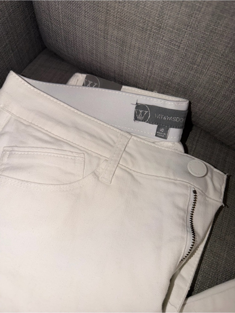 WIT&Wisdom “Ab”solution Women's LUXE Touch High Rise Jeans: Size 10 - Picture 5 of 9